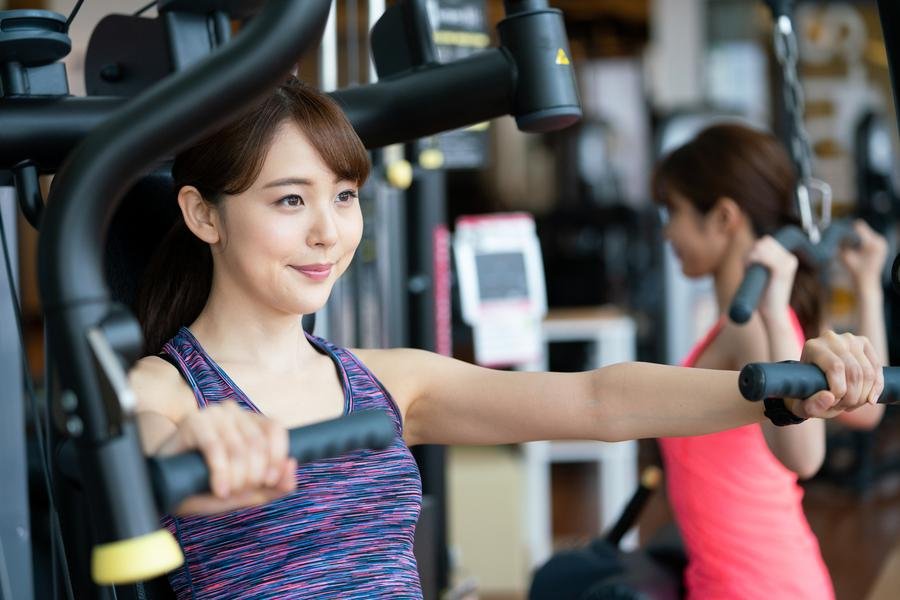 初心者でも安心！女性専用ジムでの基本的なトレーニングマシンの使い方と効果的な運動習慣